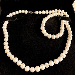 💙Zales Cultured Freshwater Pearl Crystal Necklace and Bracelet